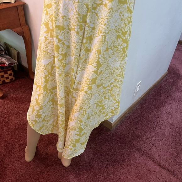 New XL jumpsuit never been worn! - Picture 9 of 12